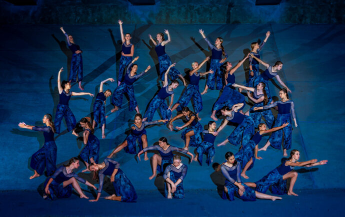 Dancers- Blue