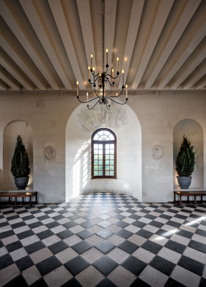 Château de Chenonceau; the Grand Gallery window cove